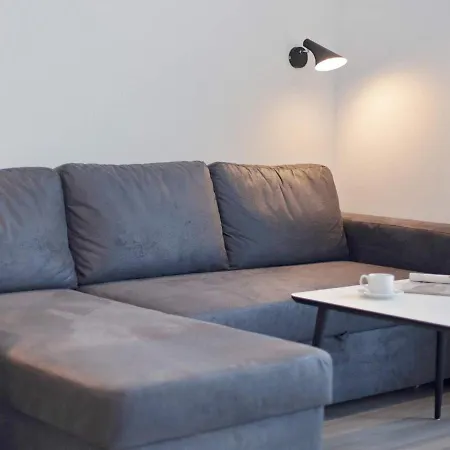 Apartment 6 Person In