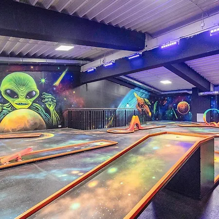 6 Personen In 아파트